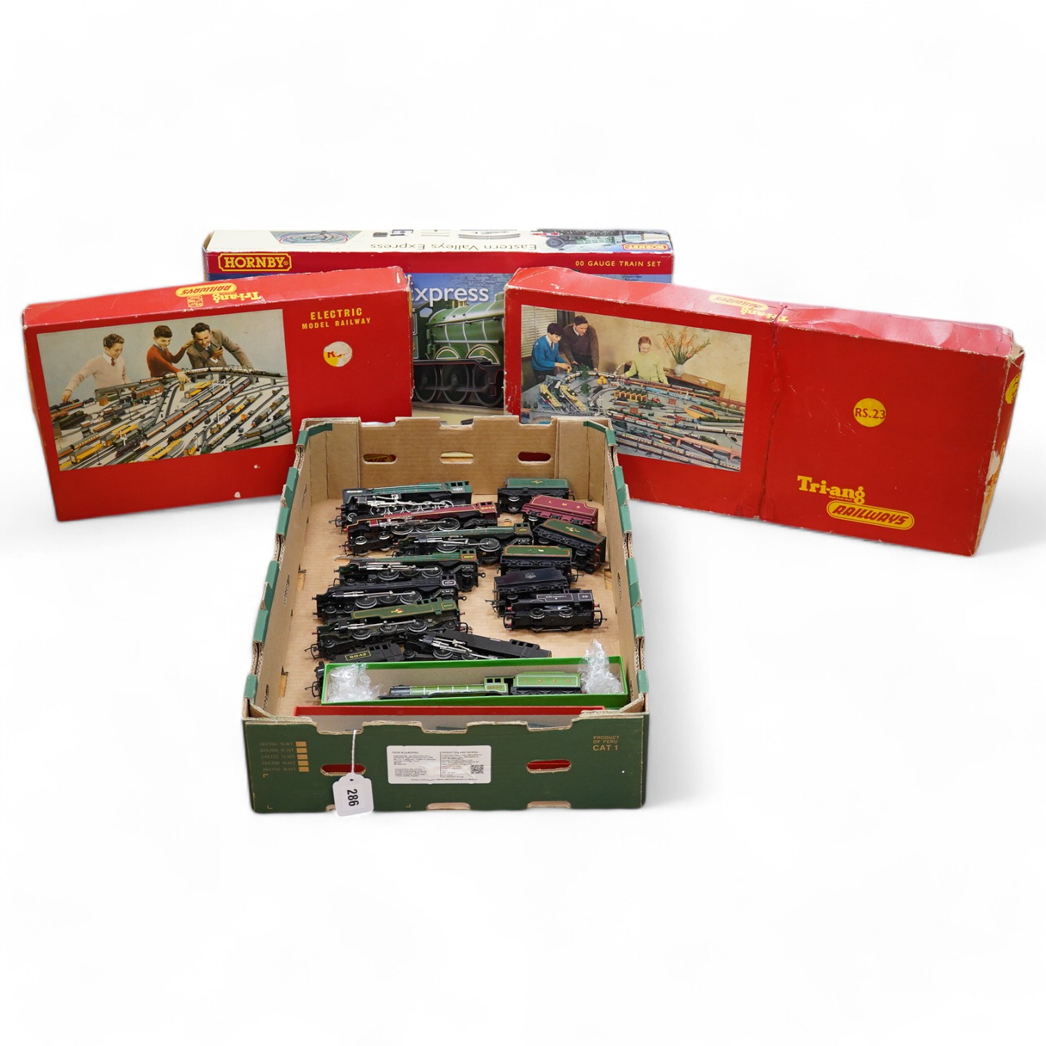 Ten unboxed 00 gauge railway locomotives and three train sets by Hornby, Tri-ang Railways, etc. including; eight tender locomotives, an Eastern Valleys Express train sets (R1122), a Tri-ang Railways Pullman set (RS.23),